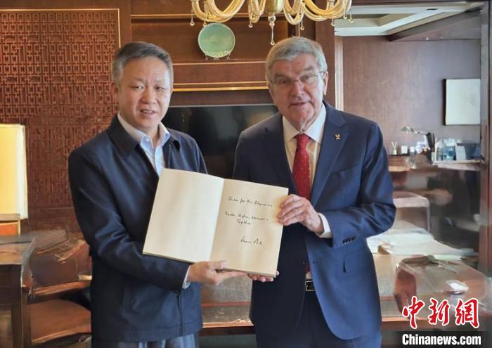 国际奥委会主席会见艺术家团队 共商米兰冬奥会