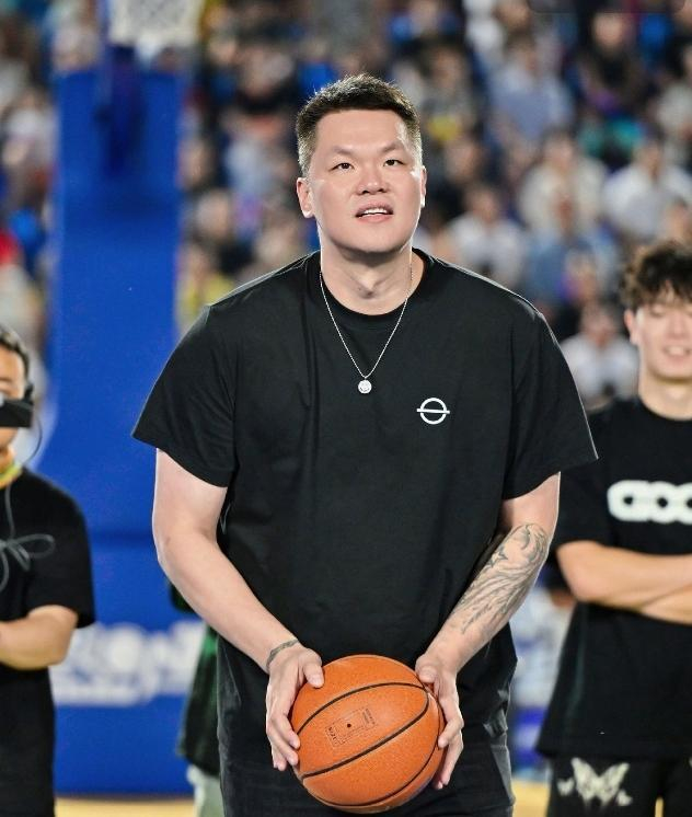 广东宏远三将离队引震荡，季后赛命运悬于交易