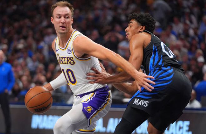 湖人收官战力拼西部前三 肯纳德神射成关键