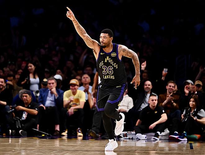 湖人双杀火箭斯马特攻防全能助球队两连胜