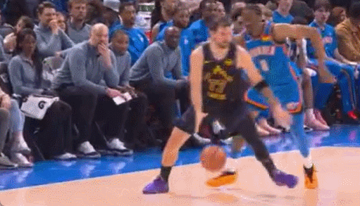 雷霆139-96狂胜湖人 东契奇伤退冲击季后赛格局