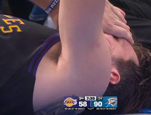 雷霆139-96狂胜湖人 东契奇伤退冲击季后赛格局